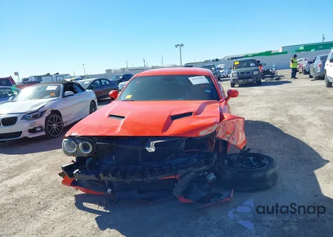 2023 Dodge Challenger Sxt z USA, uszkodzony, nr VIN 2C3CDZAG4PH652941